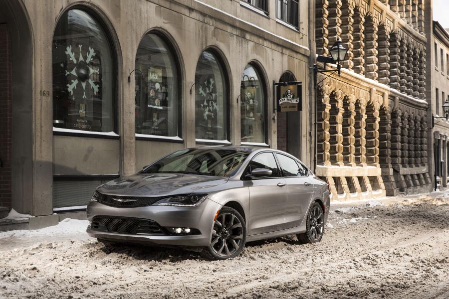  Chrysler 200S AWD (UF) 2014 года  (фото 1 из 46)